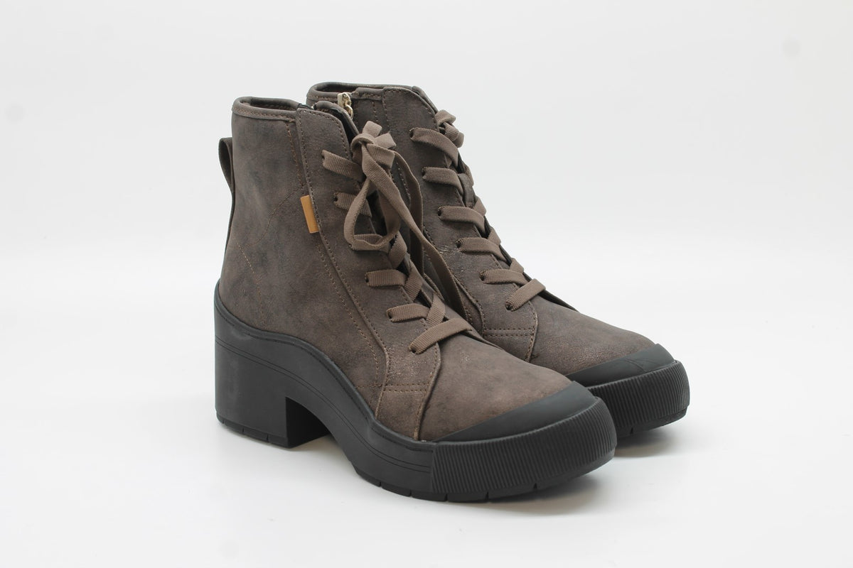 Dark Umber Brown