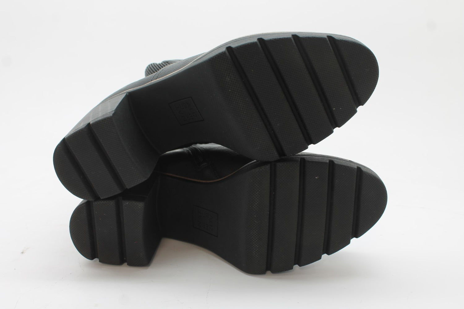 Naturalizer Women's Madalynn Gore Boots Floor Sample